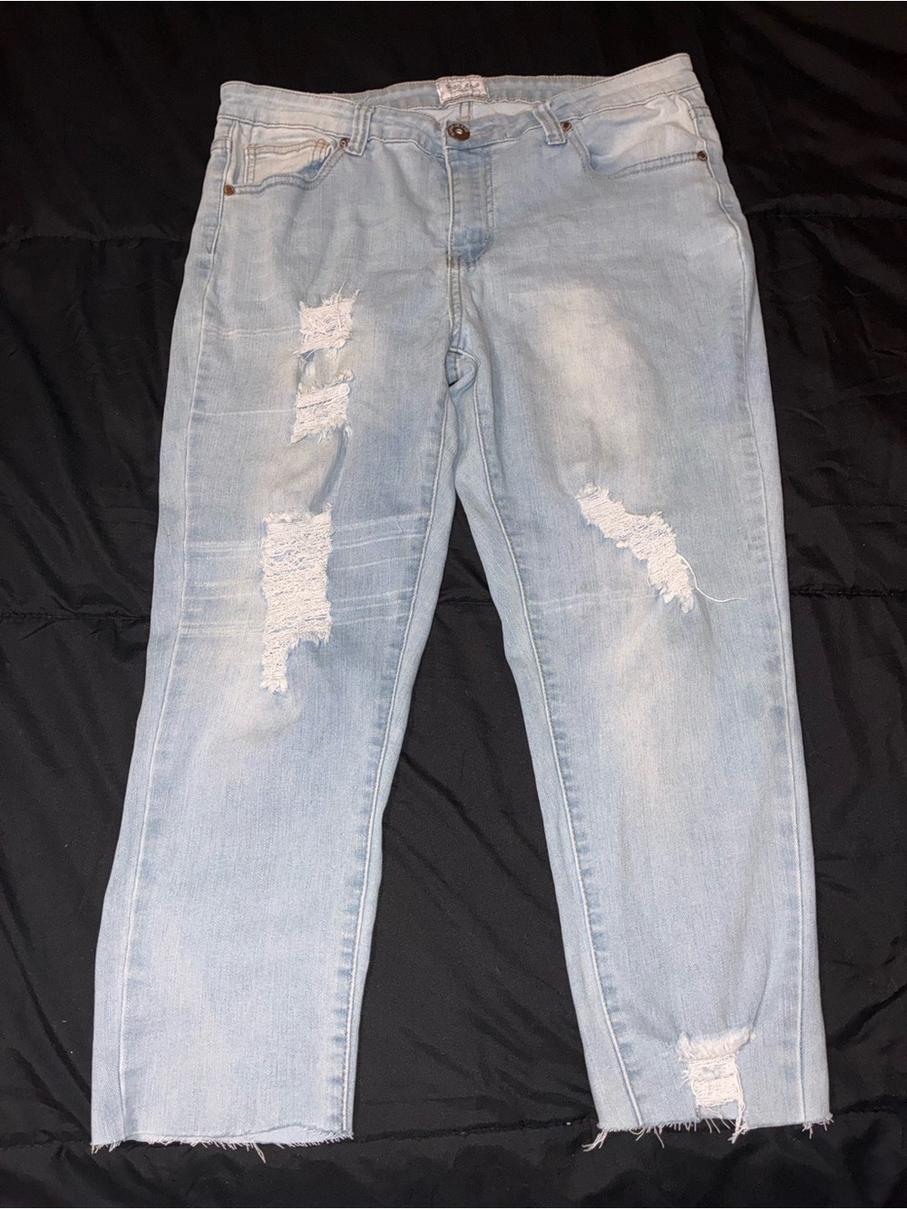 Women’s GOGO Light Wash Distressed Women’s Capris